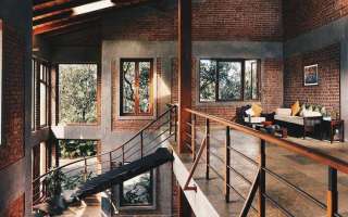 Explore Elegant Barn Garage Loft Designs That Marry Tradition with Modernity