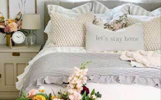 French farmhouse bedroom bedding ideas