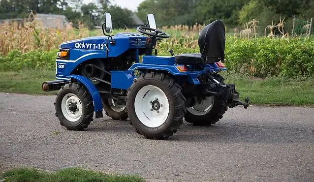 Výber kompaktného traktora: na čo si dať pozor pri kúpe
