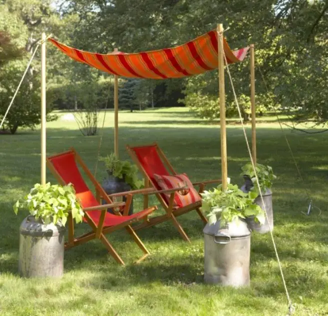Sonnenschirme für Gartenhäuser: originelle Ideen
