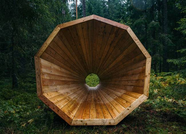 Ungewöhnliche Pavillons im estnischen Wald