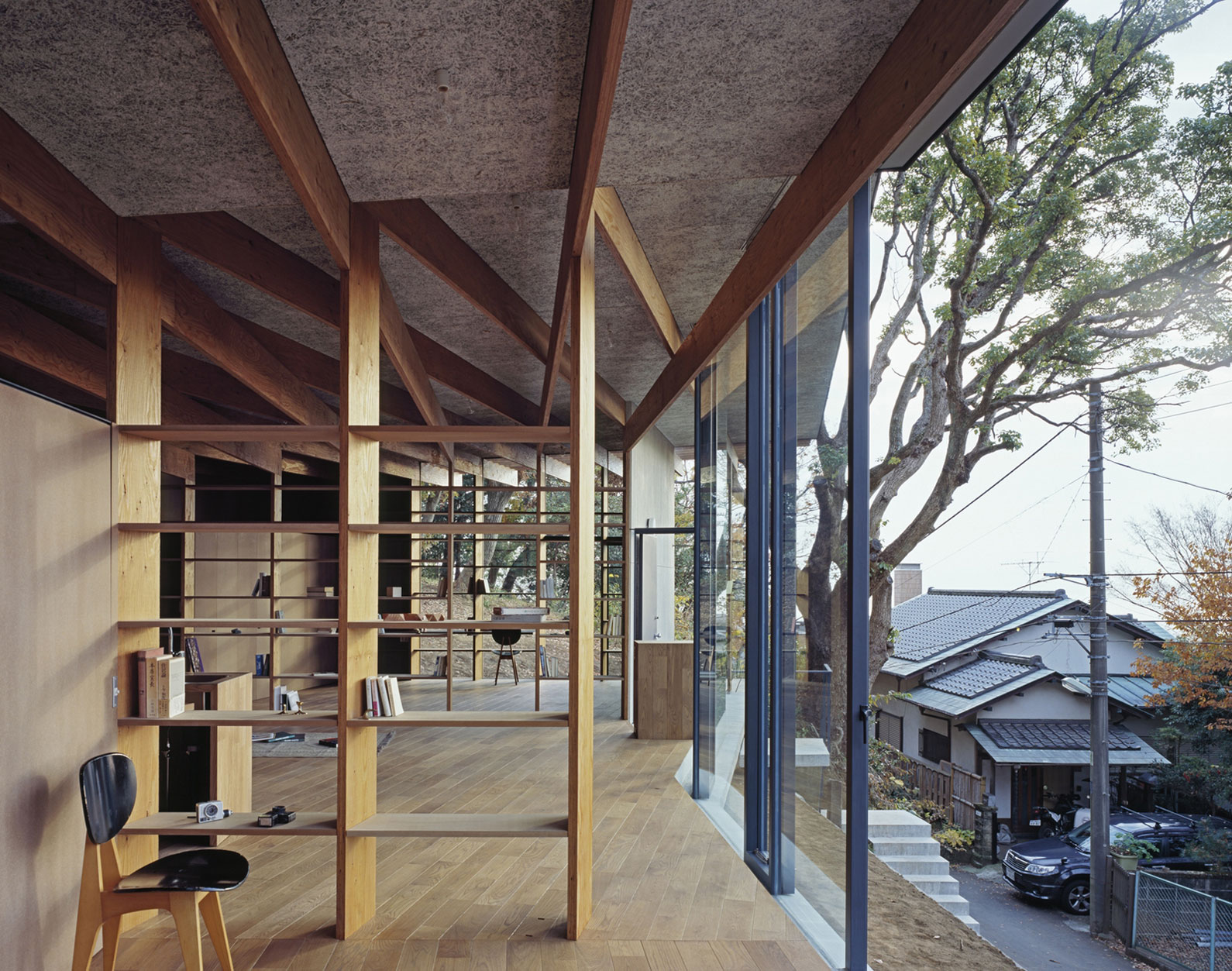 Hauslayout in Japan: Transparente, minimalistische Geometria